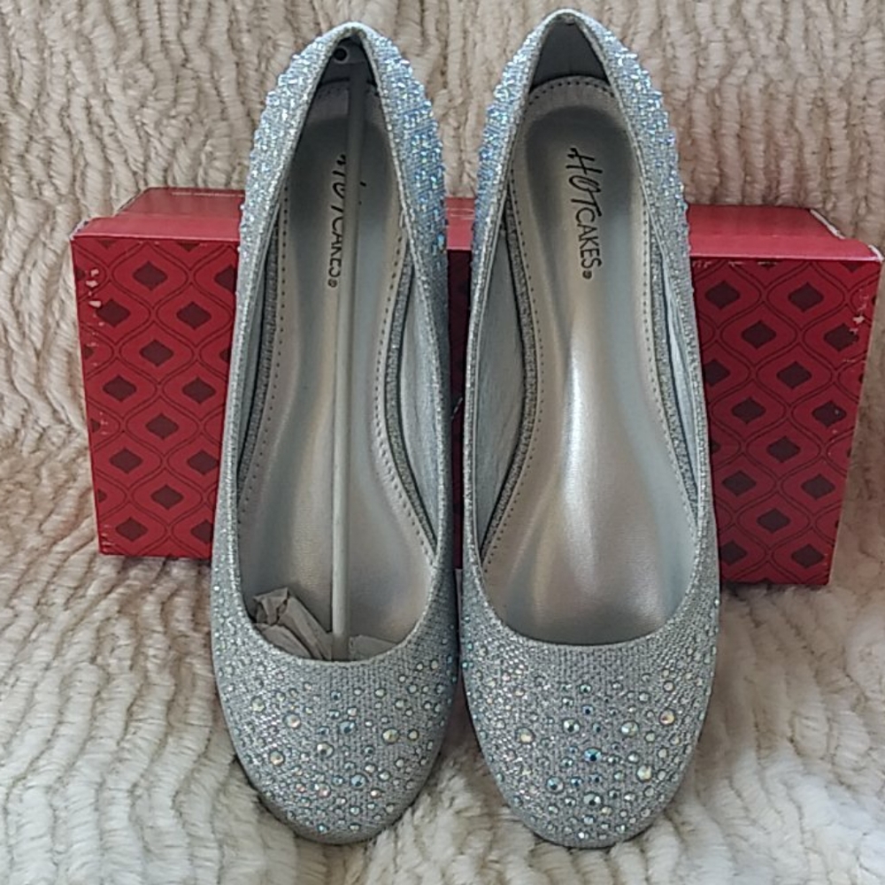 NWT - Hotcakes Flats - Picture 2 of 5